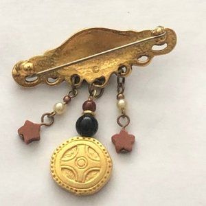 Ethnic-Style Face Brooch
